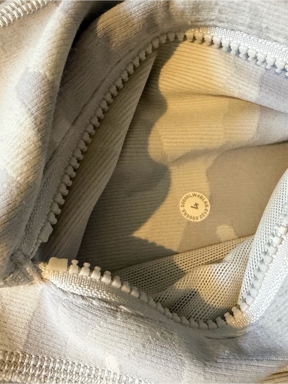 Lululemon Define Nulu Size 4 - Picture 3 of 3